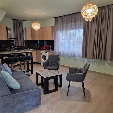 Solymar Prive Appartement *